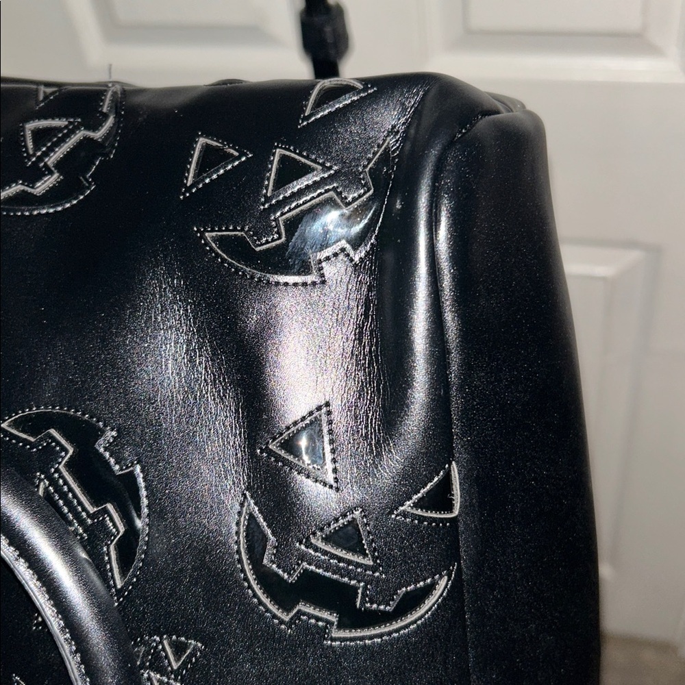 SOLD on Vinted! Foxblood X Goblin Co. ๐ Face Tote Bag w/ coffin โฐ๏ธ zipper pull - Picture 8 of 14